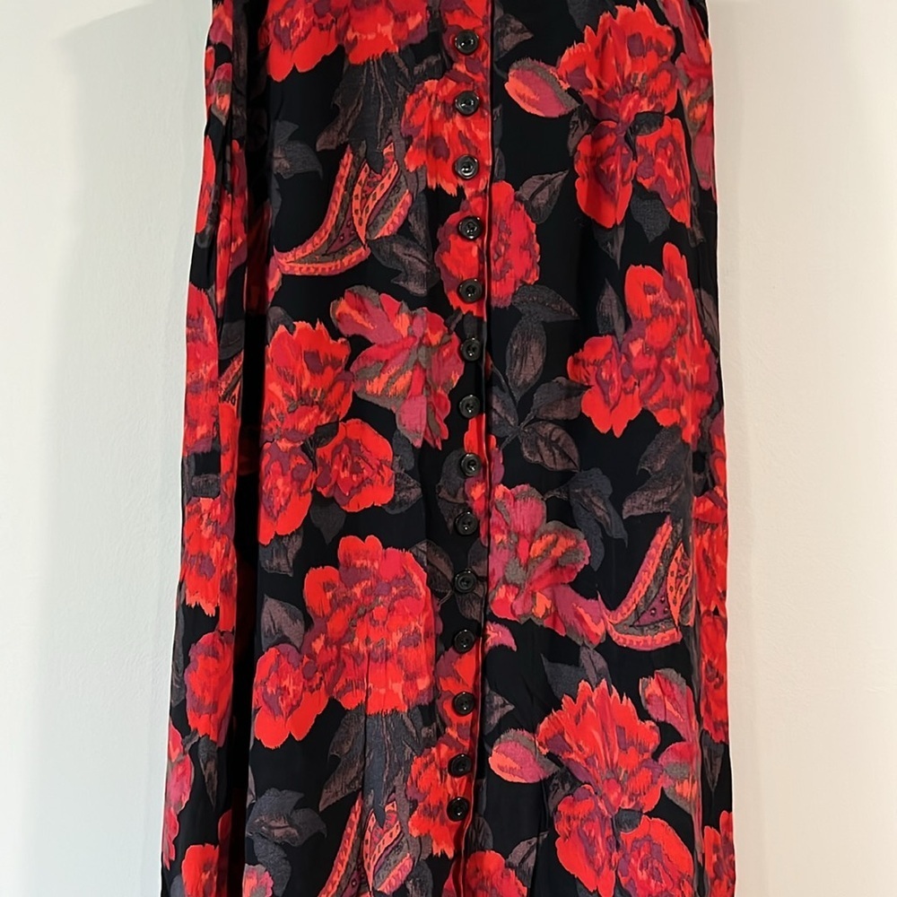 Emozioni - silk, button down maxi skirt, black and red - Picture 5 of 11